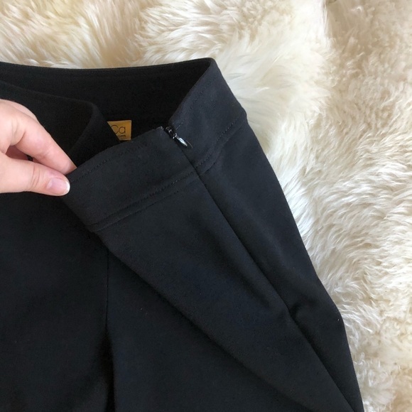 St. John SoCa Black Ponte Knit Cropped Ankle Pant - Picture 3 of 6